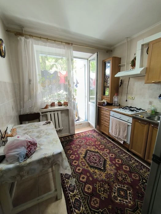 Продаж 2-кімнатної квартири по вул. Героїв Майдану