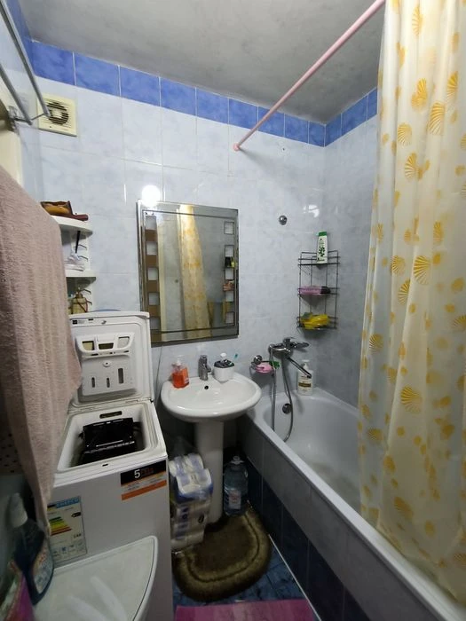 Продаж 2-кімнатної квартири по вул. Героїв Майдану