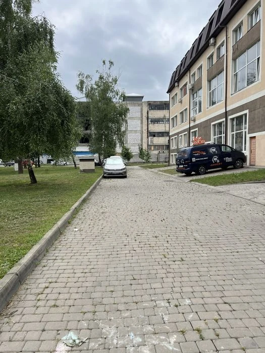 Продаж квартир гуртом в новому будинку неподалік центру