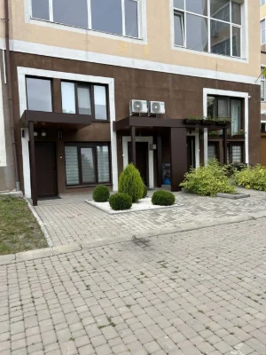 Продаж квартир гуртом в новому будинку неподалік центру