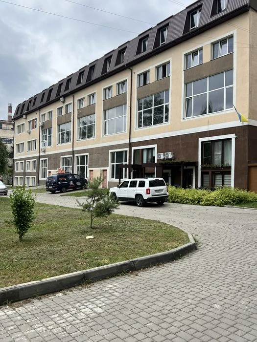 Продаж квартир гуртом в новому будинку неподалік центру