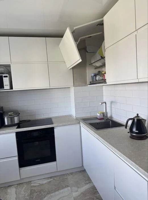 Продам 2 кімнатну новобудову , район парку