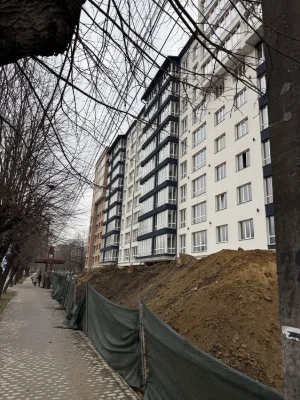 Чернівціжитлобуд, 68,5 кв.м