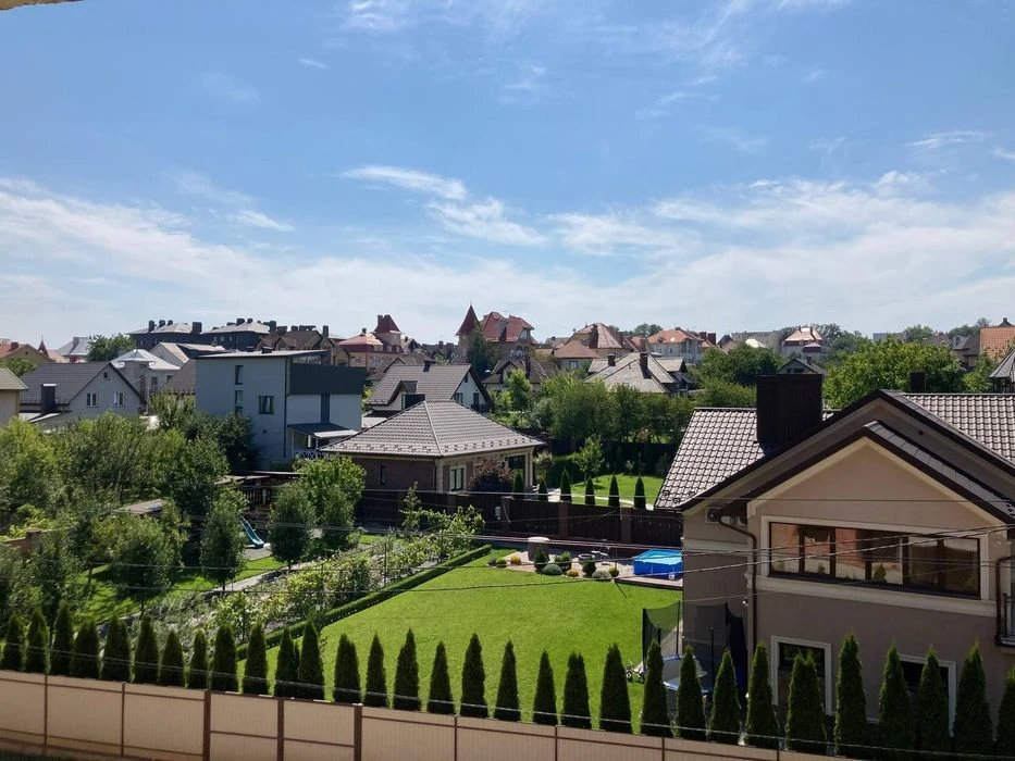 Продам 4к.кв район Кварцу (124 м2)