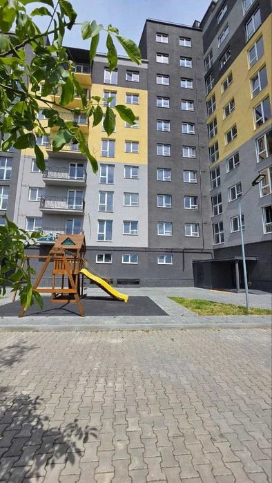 Продаж однокімнатної новобудови з ремонтом, Чернівці