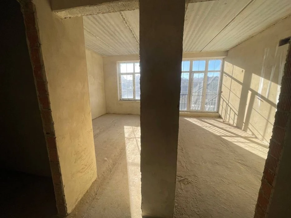 Продам 3-кімнатну квартиру на 2-3 поверсі