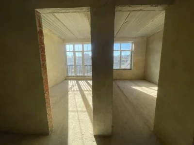 Продам двохкімнатну квартиру 62м2 на 1 -3 поверсі