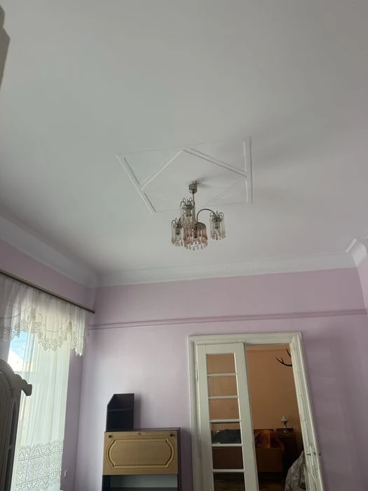 Продається 4кімнатна квартира в центрі вул. Головна