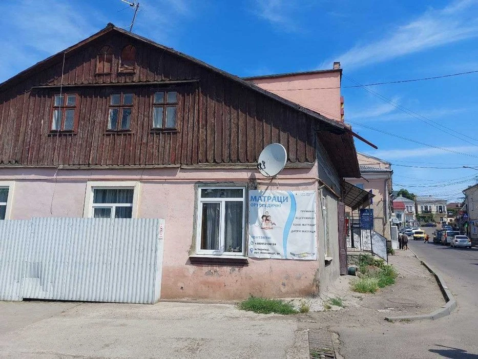Частина будинку, центр Садгори, під житло чи комерцію , перш
