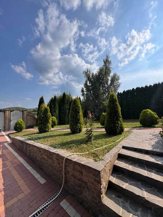 Продаж! Затишний будинок з чистим повітрям