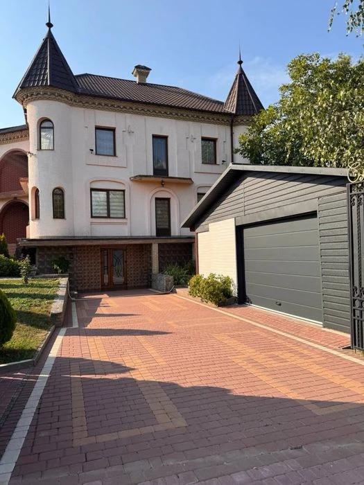 Продаж! Затишний будинок з чистим повітрям