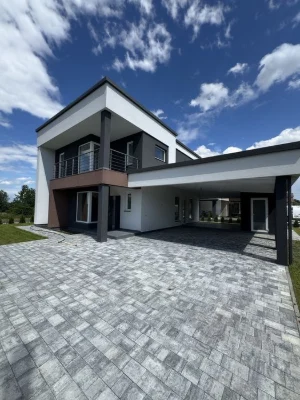 Продаж будинку з ремонтом Остриця