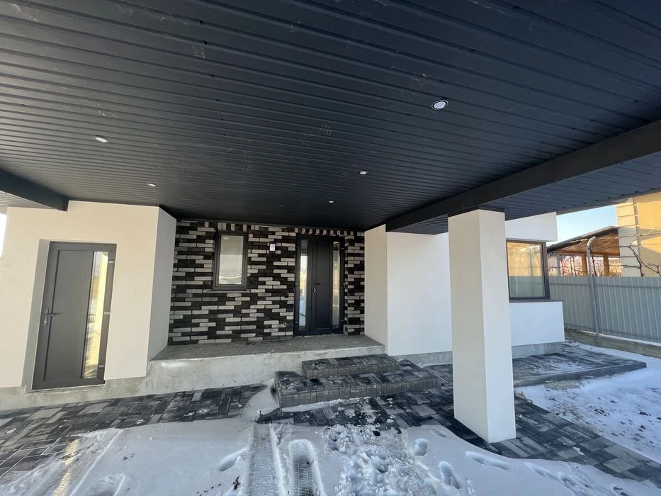 Продам будинок м Черновци 120 кв