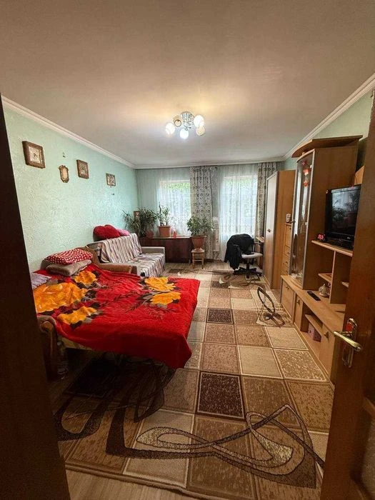 Продається частина будиночку по вулиці Прутській. Можливо по