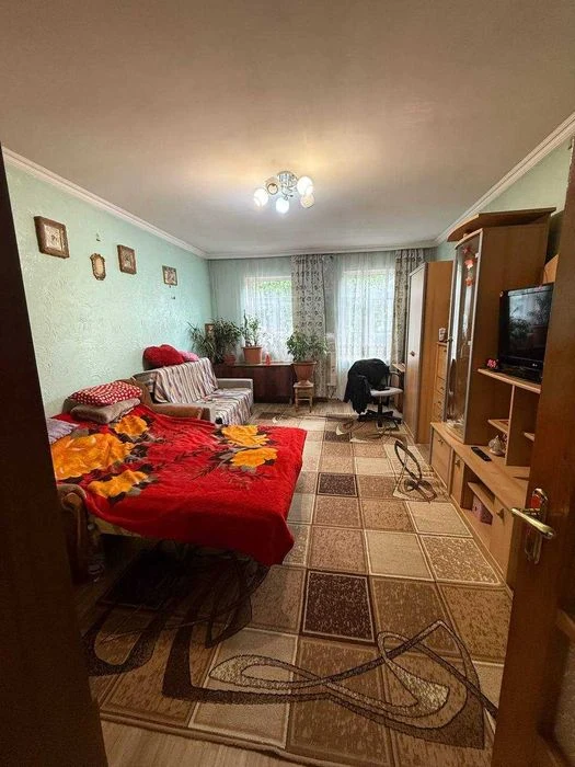 Продається частина будиночку по вулиці Прутській. Можливо по