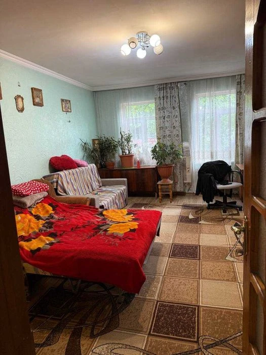 Продається частина будиночку по вулиці Прутській. Можливо по