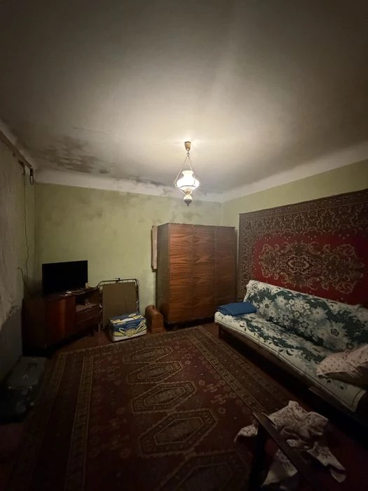 ТЕРМІНОВО ПІД РЕМОНТ 1/2 будинку РОША вул. Василя Стуса