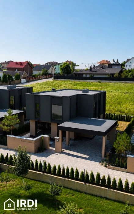 Продаж будинків в закритому комплексі район Приміських