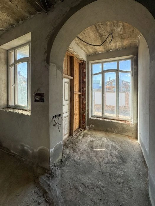 Маєток з панорамним видом на місто: 275 м² якості та простор