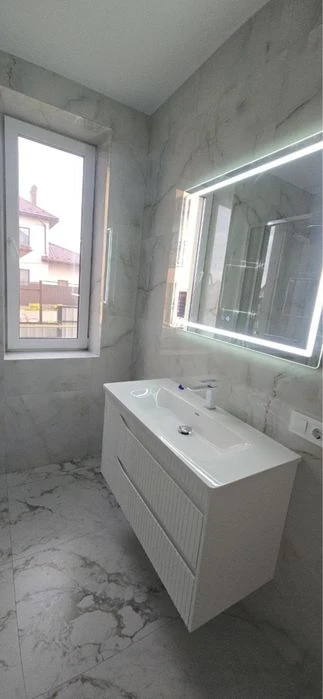 Продаж будинку з ремонтом 220м2, 6,5соток м. Чернівці