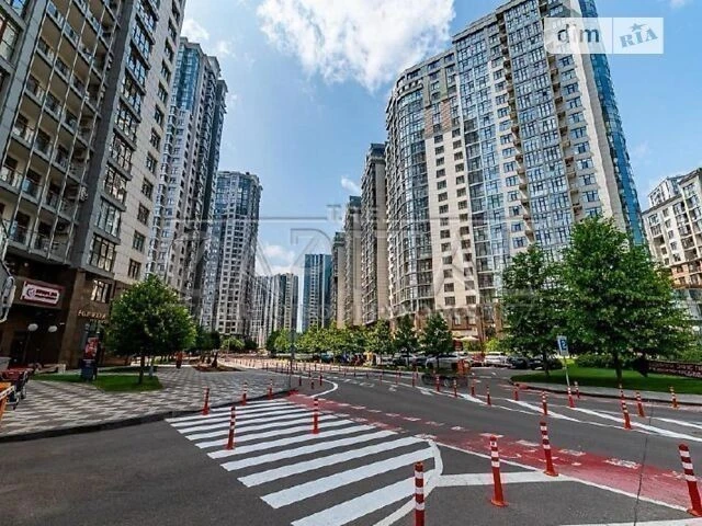 Продаж 7к квартири 303 кв. м на вул. Андрія Верхогляда 7 ЧЕР