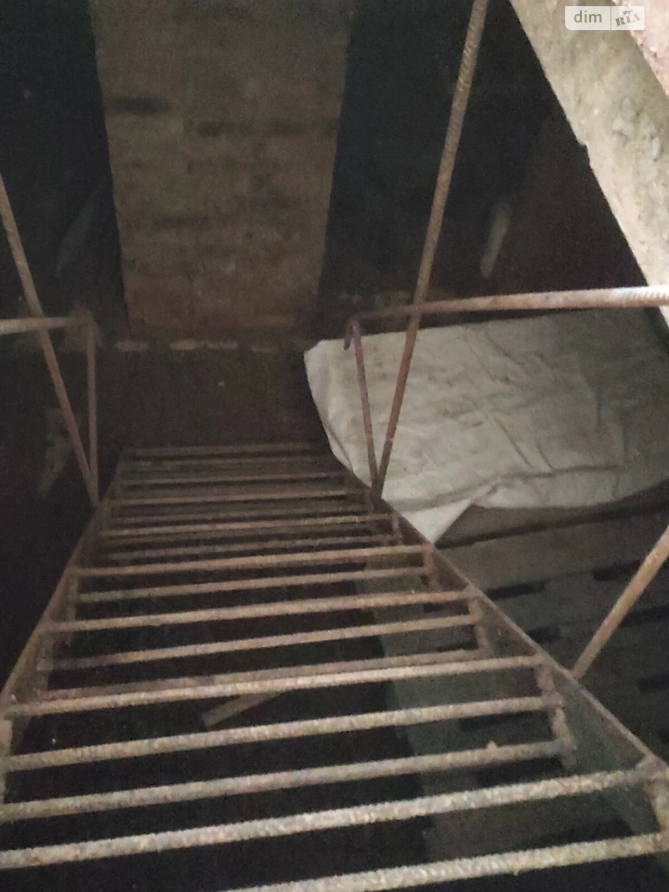 Продаж Місце в гаражному кооперативі Сторожинецька
