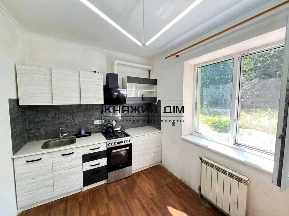 Будинок. Київ, Лугова вул.