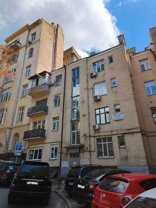 Квартира «Сховище» в історичному центрі Києва по вул. Костьо