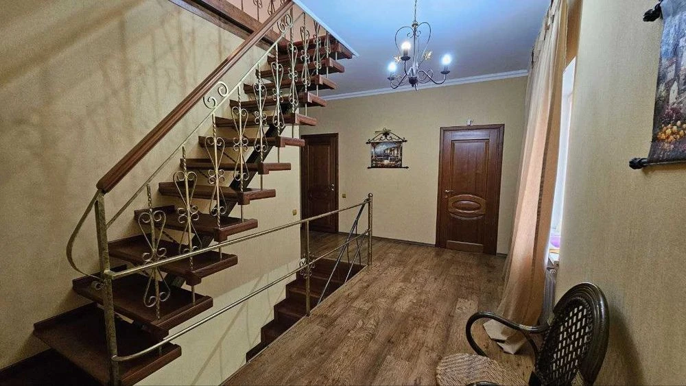Продам капитальный дом 250 м на Даче Ковалевского.