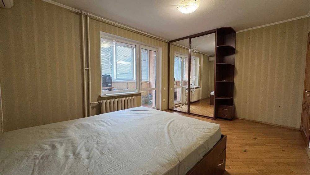 ТОП Продам 2к квартиру 74м з ремонтом Дарницький бульвар 8 Д