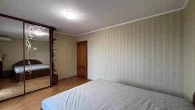 ТОП Продам 2к квартиру 74м з ремонтом Дарницький бульвар 8 Д