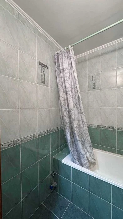 ТОП Продам 2к квартиру 74м з ремонтом Дарницький бульвар 8 Д