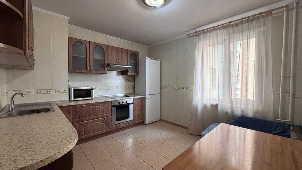 ТОП Продам 2к квартиру 74м з ремонтом Дарницький бульвар 8 Д