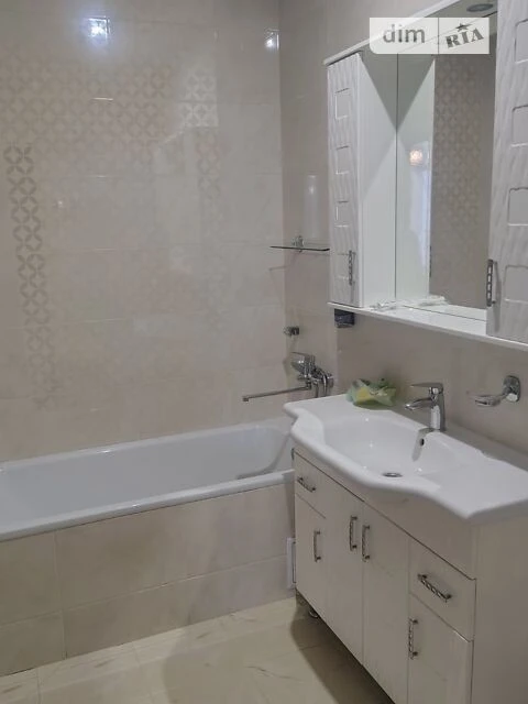 Довготривала оренда 2к квартири на просп. Миколи Бажана 8Б •