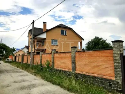 Будинок. Київ, Батуринський пров.