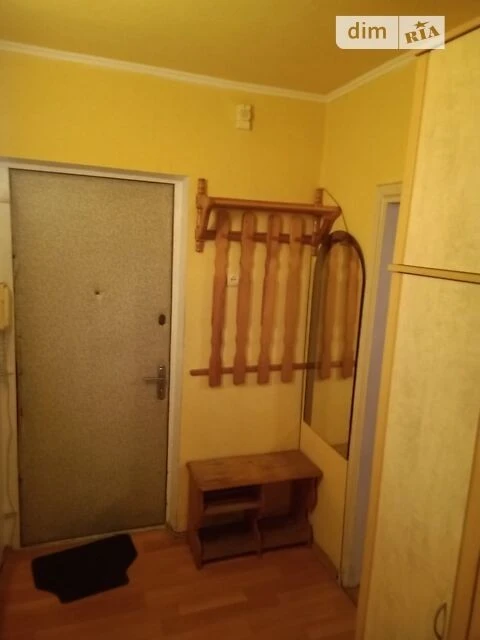 Довготривала оренда 1к квартири на вул. Лариси Руденко 10 •