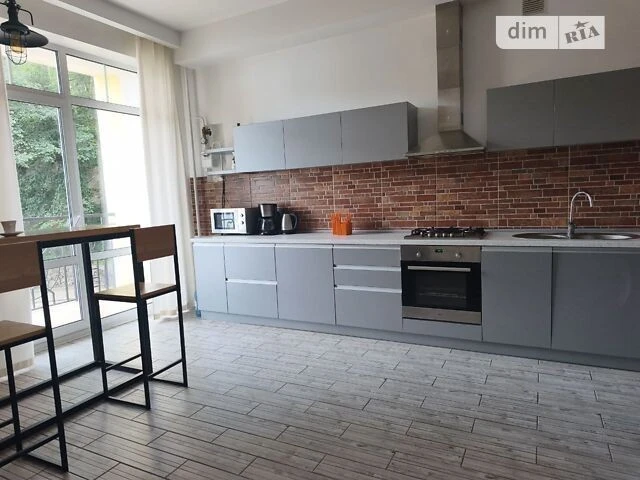 Довготривала оренда 2к квартири на вул. Дегтярна 7, кв. 11 •