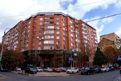 О. Кониського (Тургенєвська) 52-58. Клубний будинок. 190 м2,