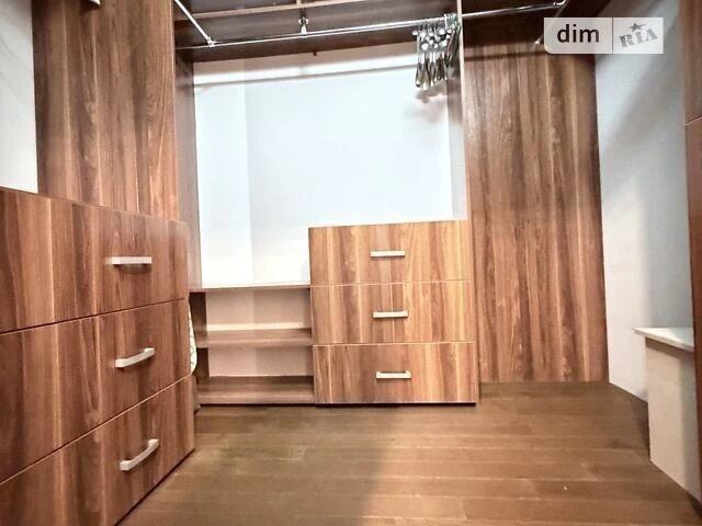 Довготривала оренда 3к квартири на вул. Осіння 33 • ID 34578