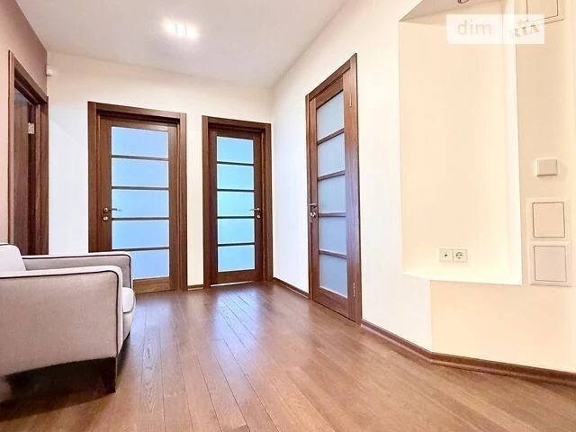Довготривала оренда 3к квартири на вул. Осіння 33 • ID 34578