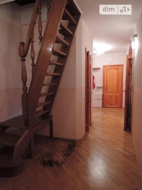 Довготривала оренда 4к квартири на вул. Академіка Єфремова 1