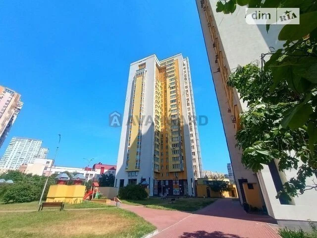 Довготривала оренда 2к квартири на просп. Валерія Лобановськ
