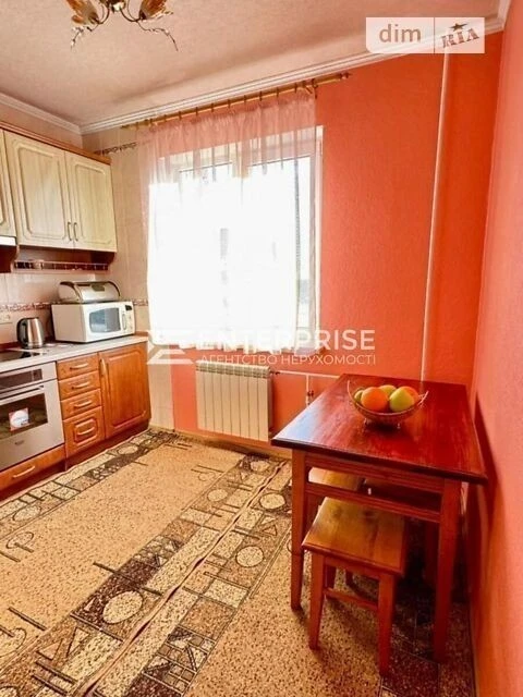 Довготривала оренда 3к квартири на вул. Миколи Ушакова 18 •