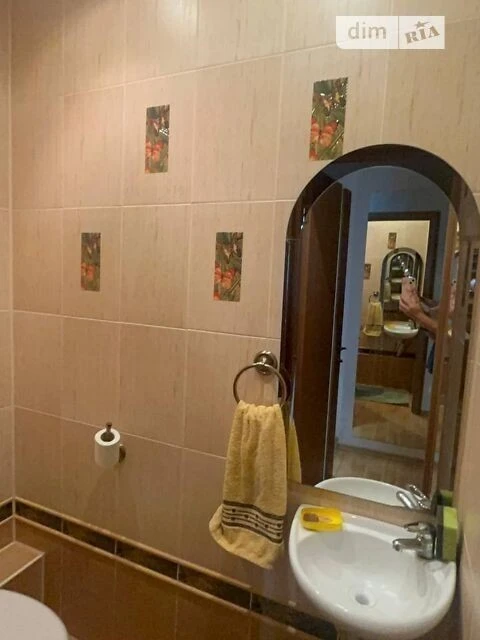 Довготривала оренда 2к квартири на вул. Саперно-Слобідська 1