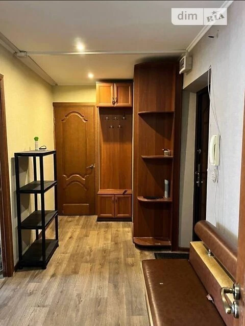 Здам в оренду кімнату на вул. Срібнокільська 24А довгостроко
