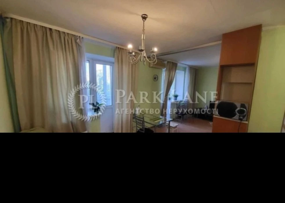 TOP Svyatoshyn Selling a 1-room apartment, renovated Kotelnikova