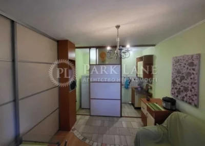 TOP Svyatoshyn Selling a 1-room apartment, renovated Kotelnikova