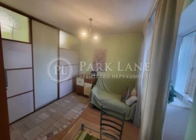 TOP Svyatoshyn Selling a 1-room apartment, renovated Kotelnikova