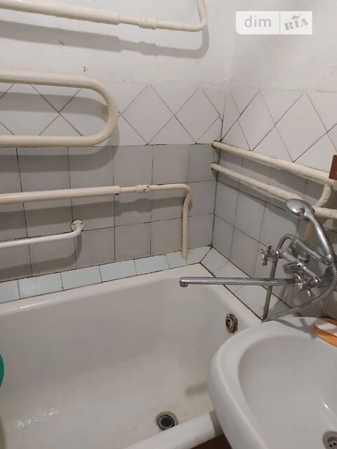 Здам в оренду кімнату на вул. Олександра Бринжали 58 довгост
