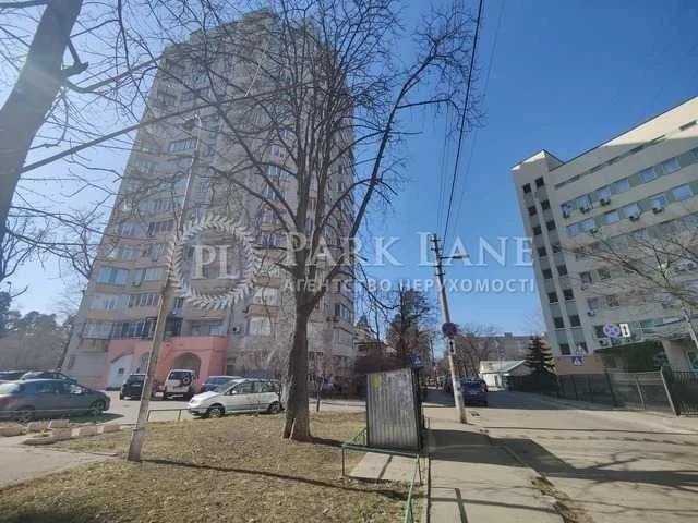 TOP Svyatoshyn Selling a 1-room apartment, renovated Kotelnikova
